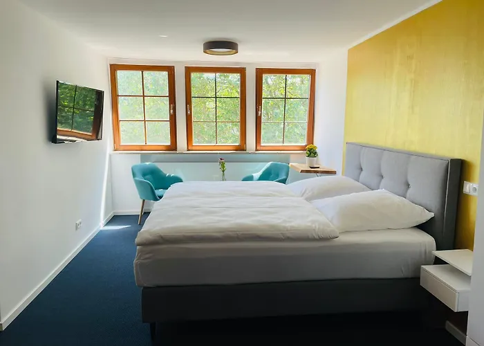 Bayerischer Hof Hotel 2*