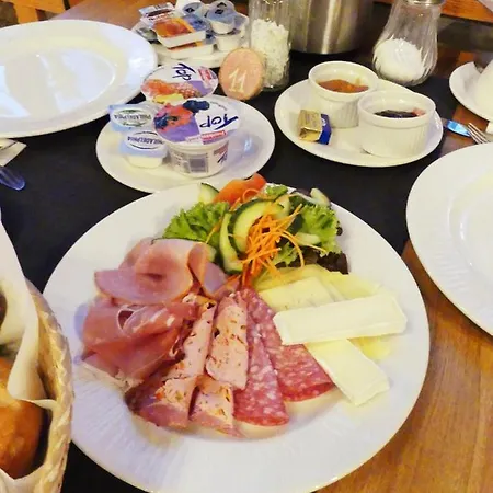 Bayerischer Hof 2*